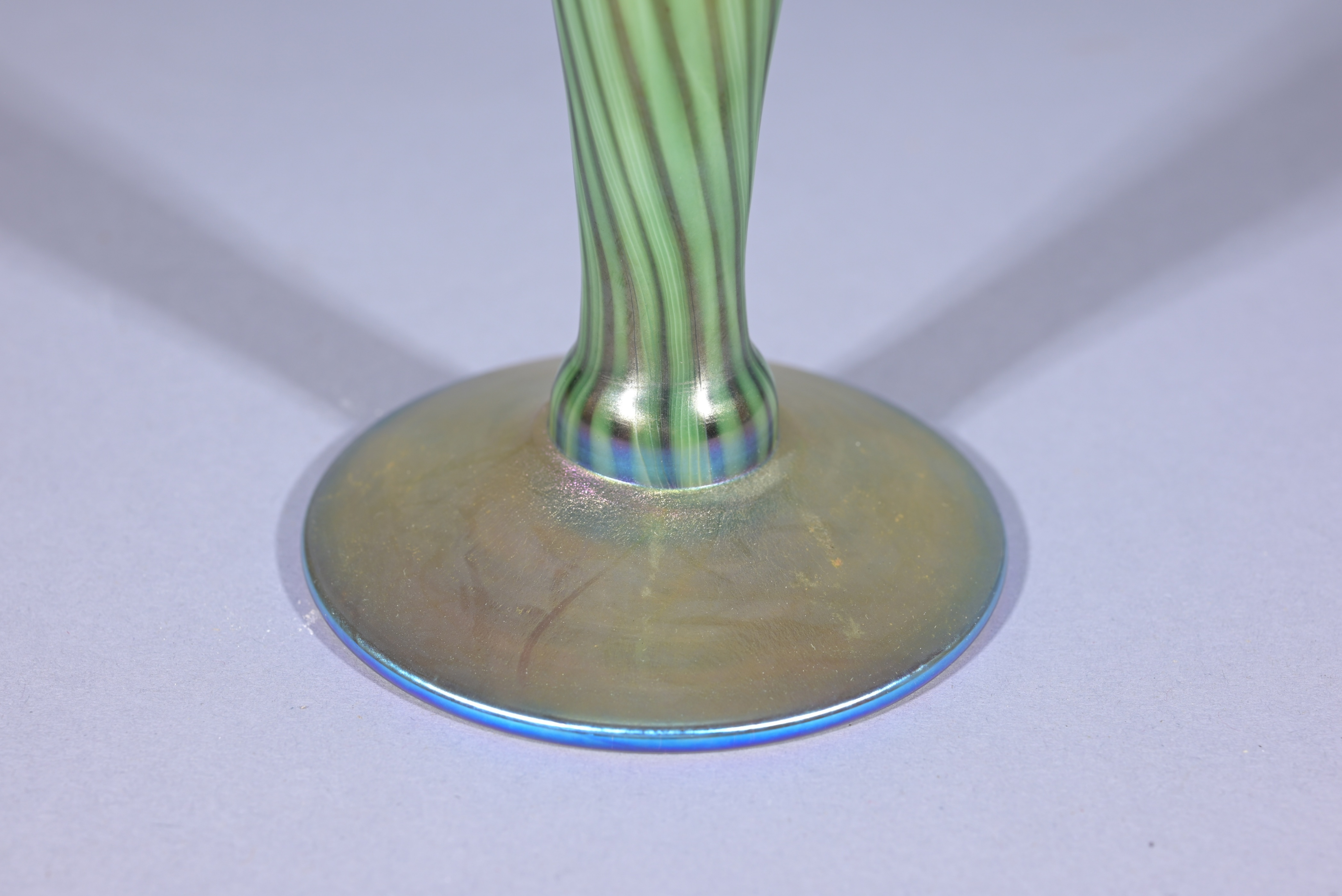 Lundberg Studio Art Glass Floriform Vase - Image 4 of 6