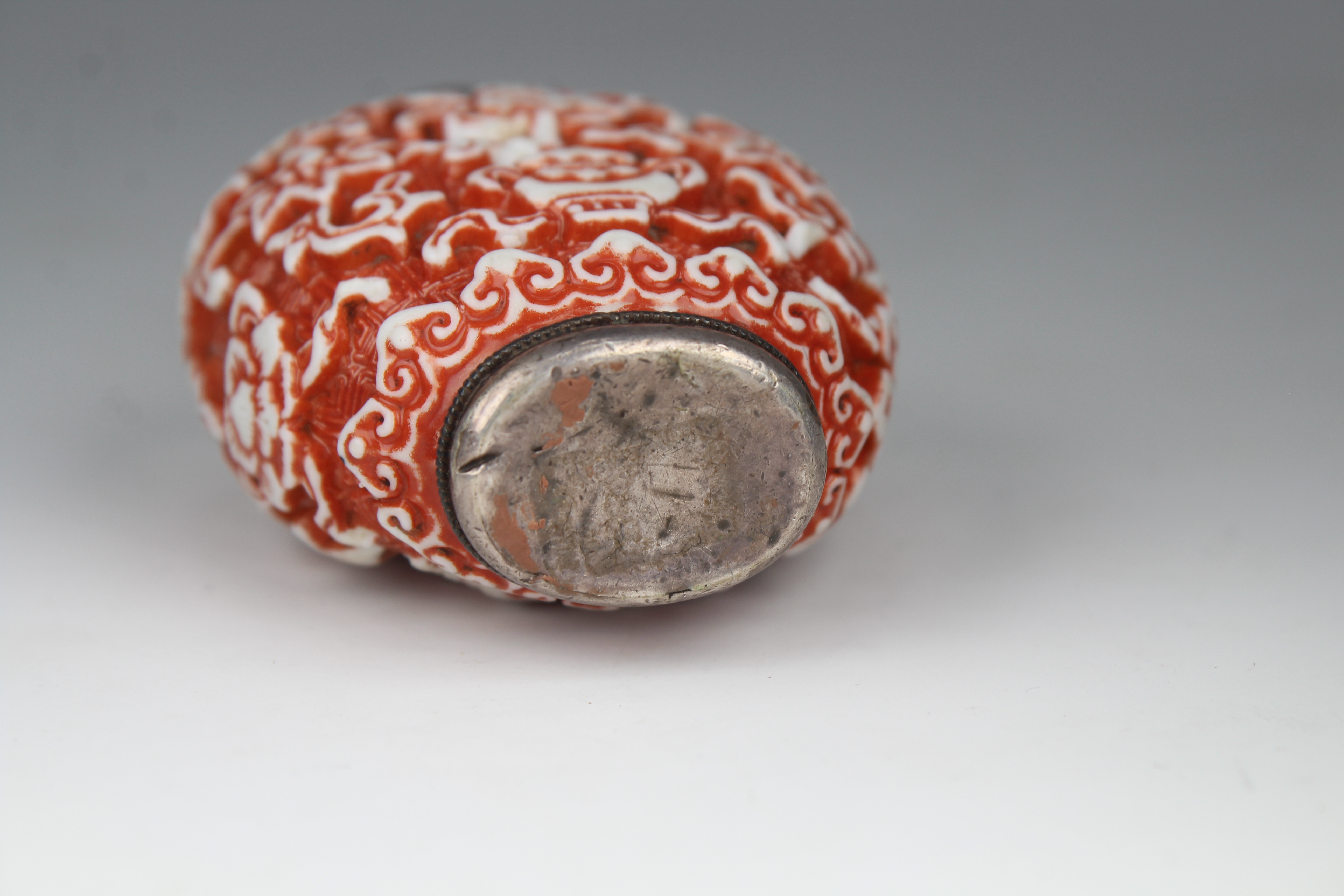 Chinese Qianlong Period Porcelain Snuff Bottle - Image 6 of 8