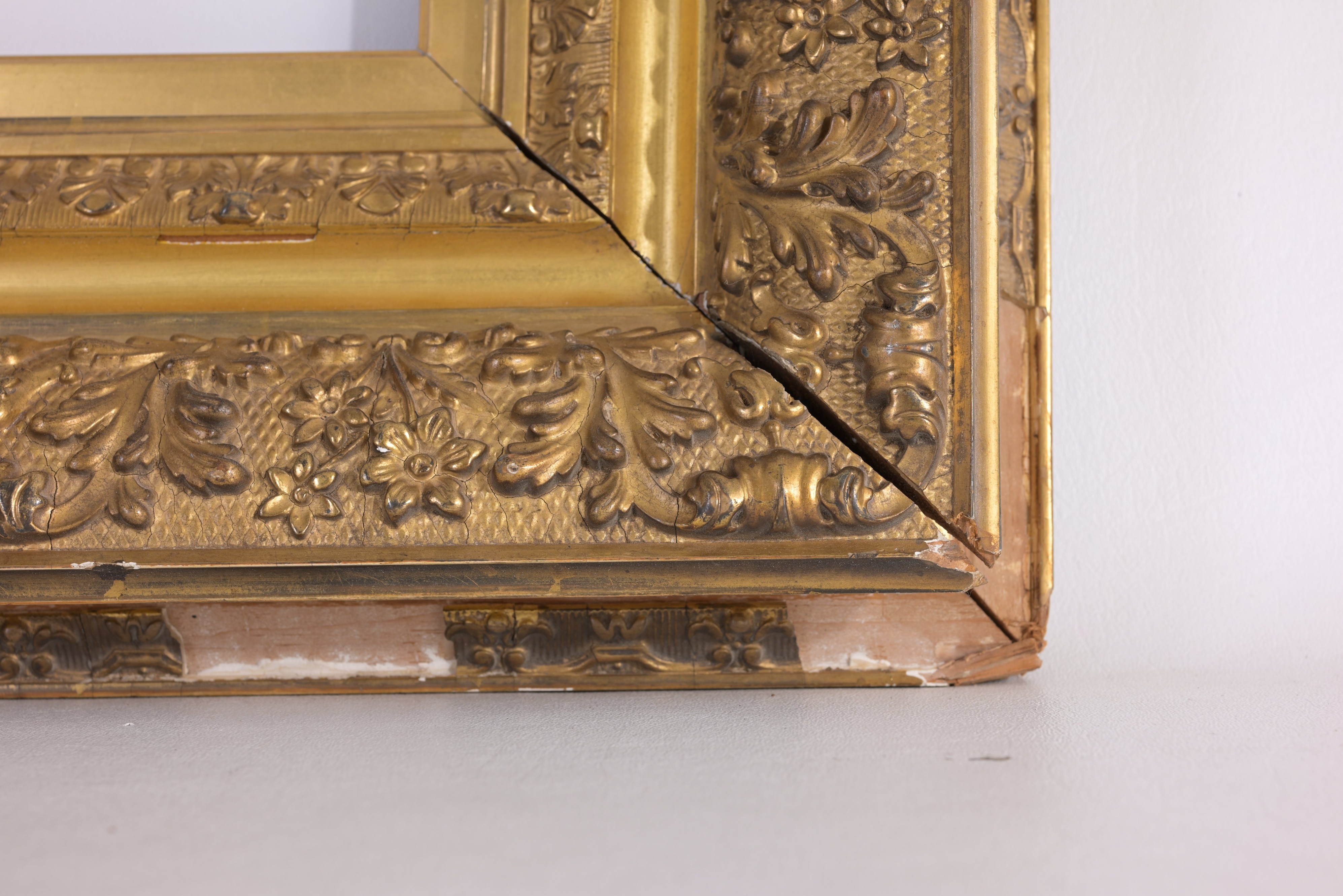 American 1880's Gilt Wood Frame- 12.5 x 10.5 - Image 4 of 6