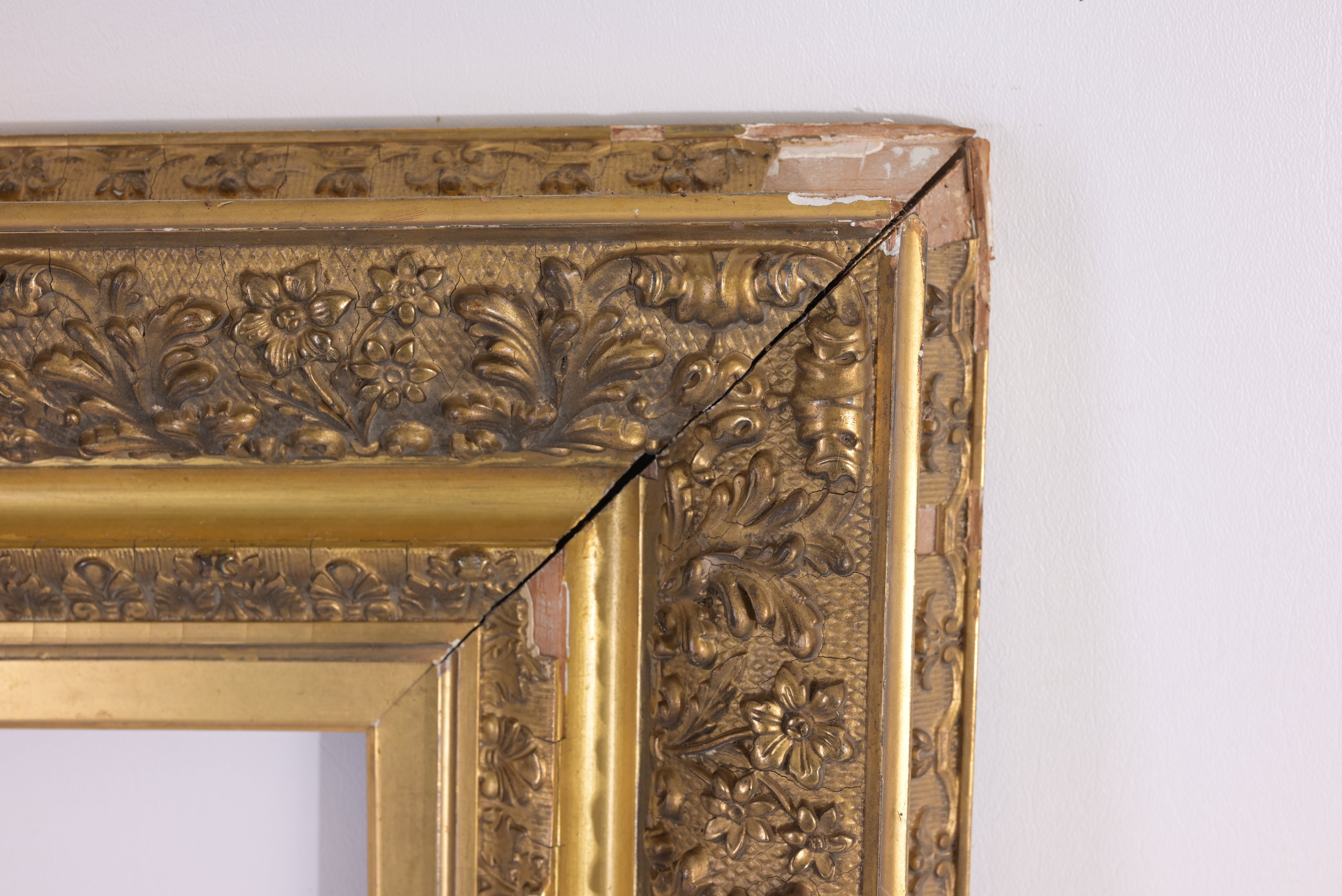 American 1880's Gilt Wood Frame- 12.5 x 10.5 - Image 3 of 6