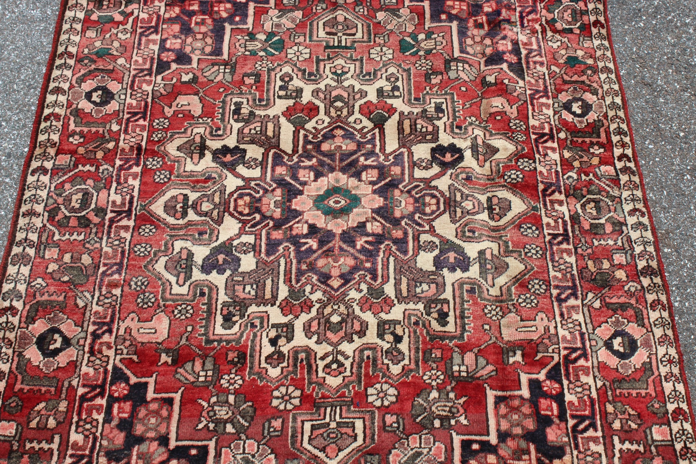 Heriz Hand-Knotted Persian Wool Rug - 5'5" x 8' - Image 4 of 12