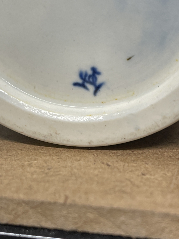 Robert David Muspratt-Knight Collection: Worcester First Period tea canister blue argument - Image 4 of 5