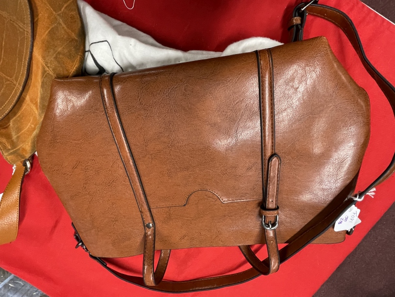Fashion: Mulberry tan suede handbag, removable/adjustable plaided leather shoulder strap, the - Image 3 of 7
