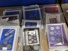 Coins/Numismatics: Mixed coin sets from Victorian onwards in hard plastic cases. BU and