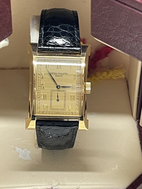 Clocks and Watches: Patek Philippe 'Pagoda' Commemoration 1997 limited edition 18ct gentleman's - Image 7 of 19