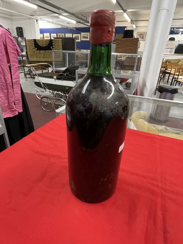 Wine: Rare 1972 Grand Cru Vintage Chateau Margaux Double Magnum, level is above the shoulder. - Image 4 of 5