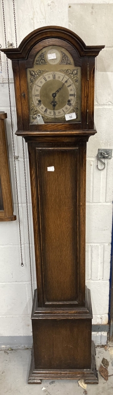 Clocks: 20th cent. Oak short cased clock (grandmother), brass dial, eight day movement marked Haller