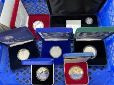 Coins/Numismatics: Silver crowns to include 2006 Queen Mother's 80th birthday (2), Queen Elizabeth's