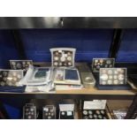 Coins/Numismatics: Mixed collection of Royal Mint Brilliant and uncirculated coin sets and coins