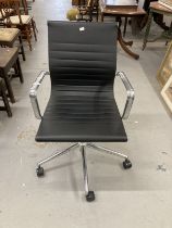 20th cent. Leather and chrome desk chair with adjustable swivel seat on five splayed chrome legs and