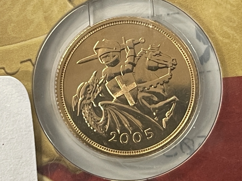 Coins/Numismatics 2005 George and the Dragon Gold Sovereign. - Image 2 of 2