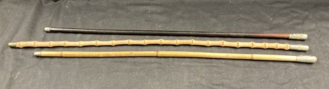 Militaria: Swagger sticks. Irish Guards and Scots Guards, white metal pommels. Plus Royal Flying