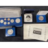 Coins/Numismatics: Collection of mixed boxed Solomon Islands proof silver coinage to include $50, $