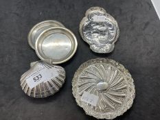 Hallmarked Silver: Pair of small silver dishes Chester 1901 by Stokes & Ireland Ltd, 1.8ozt. Shell