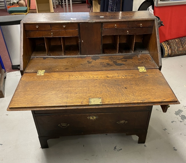 Late 19th/early 20th cent. Mahogany bureau with bracket supports and felted interior. - Image 2 of 2
