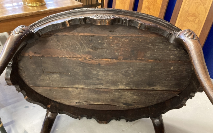 18th/19th cent. Estate made oak table. Oval top with burr oak cross banding, egg and dart moulded - Image 3 of 3