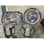 Chinese Ceramics: Late 18th/early 19th cent. Plates with typical Willow pattern, one with tiny