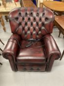 The Mavis and John Wareham Collection: 21st cent. Chesterfield style leather electric reclining