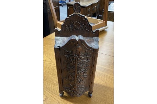 19th cent. Continental candle box carved in a Black Forest style. - Image 2 of 2