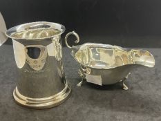 Hallmarked Silver: Sauce boat and half pint tankard A/f. Total weight 8.5oz.