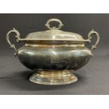 WHITE STAR LINE: Extremely rare oversize Engineers' Mess soup tureen Walker and Hall. 16ins. x