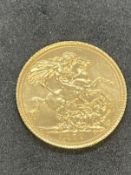 Bullion gold coin 1979 Queen Elizabeth II sovereign. Weight 8g.