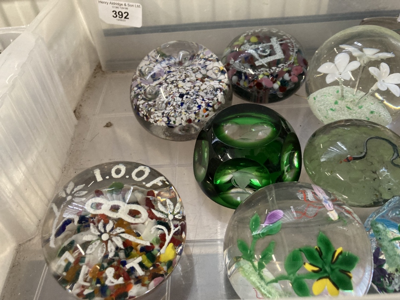 The Mavis and John Wareham Collection: Paperweights: Waterford Glass Ltd, three white flowers on - Image 3 of 3