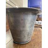 18th cent. Pewter spittoon. 8ins high x 12ins wide.