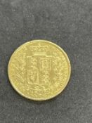 Bullion gold 1872 shield back sovereign. Weight 8g.