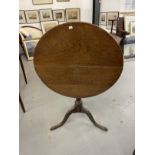 18th cent. Oak tilt top table on three splayed legs. 31½ins. x 30½ins. x 27½ins.