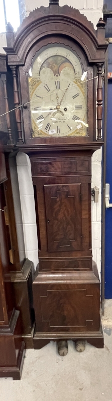 Clocks: Mid 19th cent. Short door mahogany longcase with break arch ...