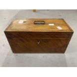 19th cent. Mahogany inlaid tea caddy, walnut jewellery box and two small trinket boxes. 19th cent.