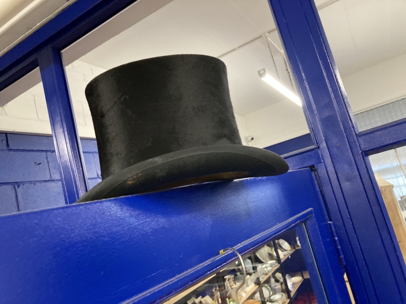 Early 20th cent. Small adult's top hat and tails, the hat labelled G.W.K of York. - Image 3 of 4