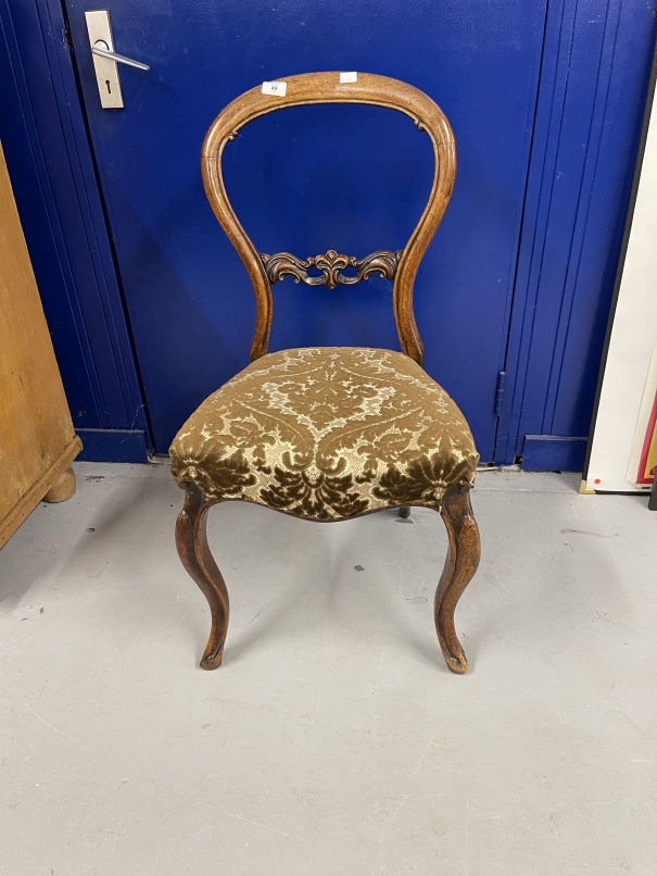 Victorian set of 5 mahogany balloon back dining chairs with cabriole legs upholstered seats. - Image 3 of 3