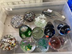 The Mavis and John Wareham Collection: Paperweights: Waterford Glass Ltd, three white flowers on