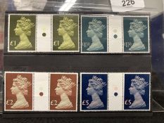 Stamps: GB 1977 high value Machins, traffic lights gutter pairs 1026 £1, 1026b £1.30, 1027 £3 and