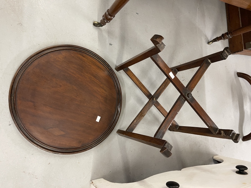19th cent. Mahogany tripod table A/F, and a small round mahogany table with a folding base. Mahogany - Image 5 of 6