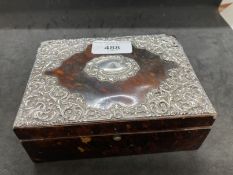 19th cent. Tortoiseshell jewellery box with silver decoration to the top. 5½ins. x 4¼ins. x 2ins.