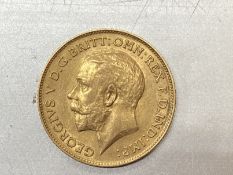 Bullion: Gold George V Half Sovereign dated 1913. Weight 4g.