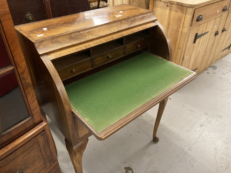 20th cent. Mahogany roll top desk, the roll top opens to reveal three drawers with three further - Image 2 of 4
