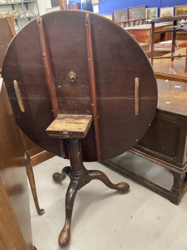 19th cent. Mahogany tilt top dining table on gin barrel supports, tripod club feet. - Image 2 of 2