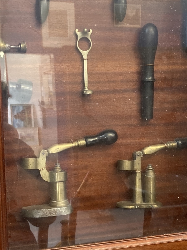 Shooting Collectables: Cartridge loaders and shot fillers, nineteen examples, displayed in a bespoke - Image 2 of 3