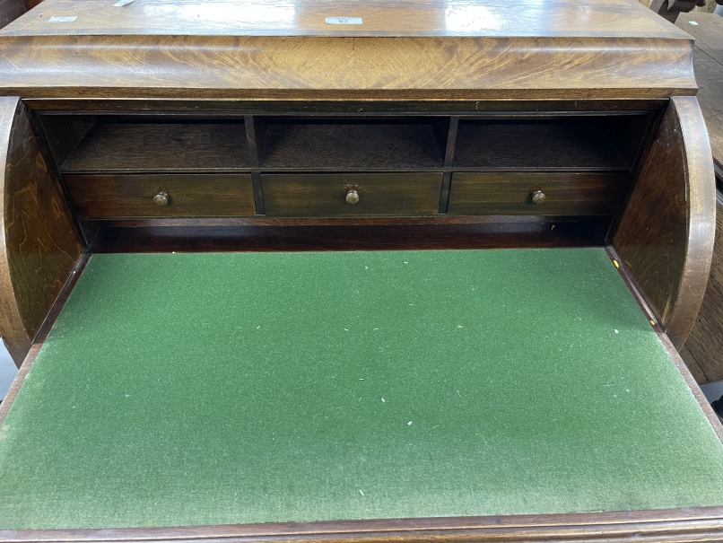 20th cent. Mahogany roll top desk, the roll top opens to reveal three drawers with three further - Image 2 of 2