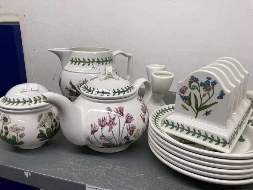 20th cent. Ceramics: Portmeirion 'The Botanic Garden' teapot, teacups x 4, saucers x 5, side - Image 2 of 3