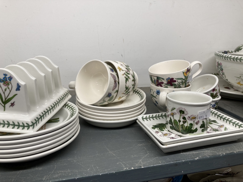 20th cent. Ceramics: Portmeirion 'The Botanic Garden' teapot, teacups x 4, saucers x 5, side - Image 3 of 3