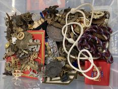 Military: Large selection of cap badges Welsh Regt, The Buffs, Royal Sussex, etc. In brass and