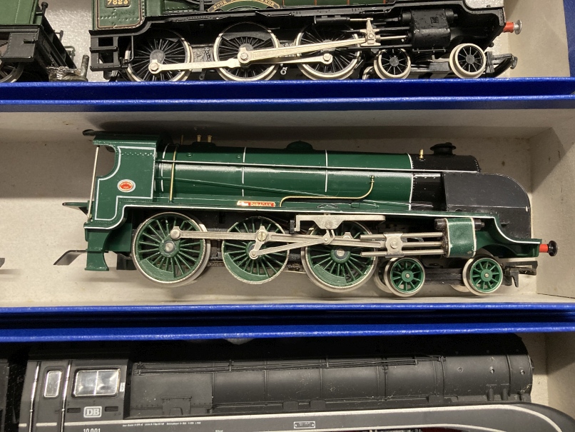 The John Bosley Collection. Model Railways: OO/HO four locomotives with tenders, various makers, - Image 4 of 5