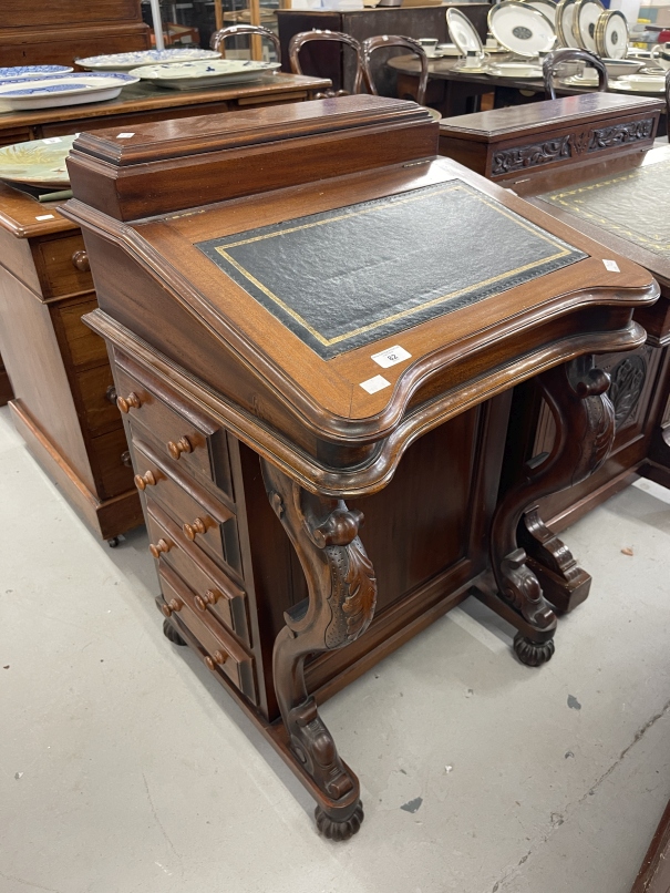 Late 20th cent. Mahogany Davenport with four drawers on either side, the slope over eight drawers