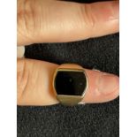 Hallmarked Jewellery: 9ct gold signet ring rectangular shaped head 12.5mm x 10mm, set with black