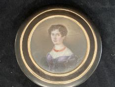 19th cent. Tortoiseshell snuff box with ivory portrait miniature of a young woman surrounded by